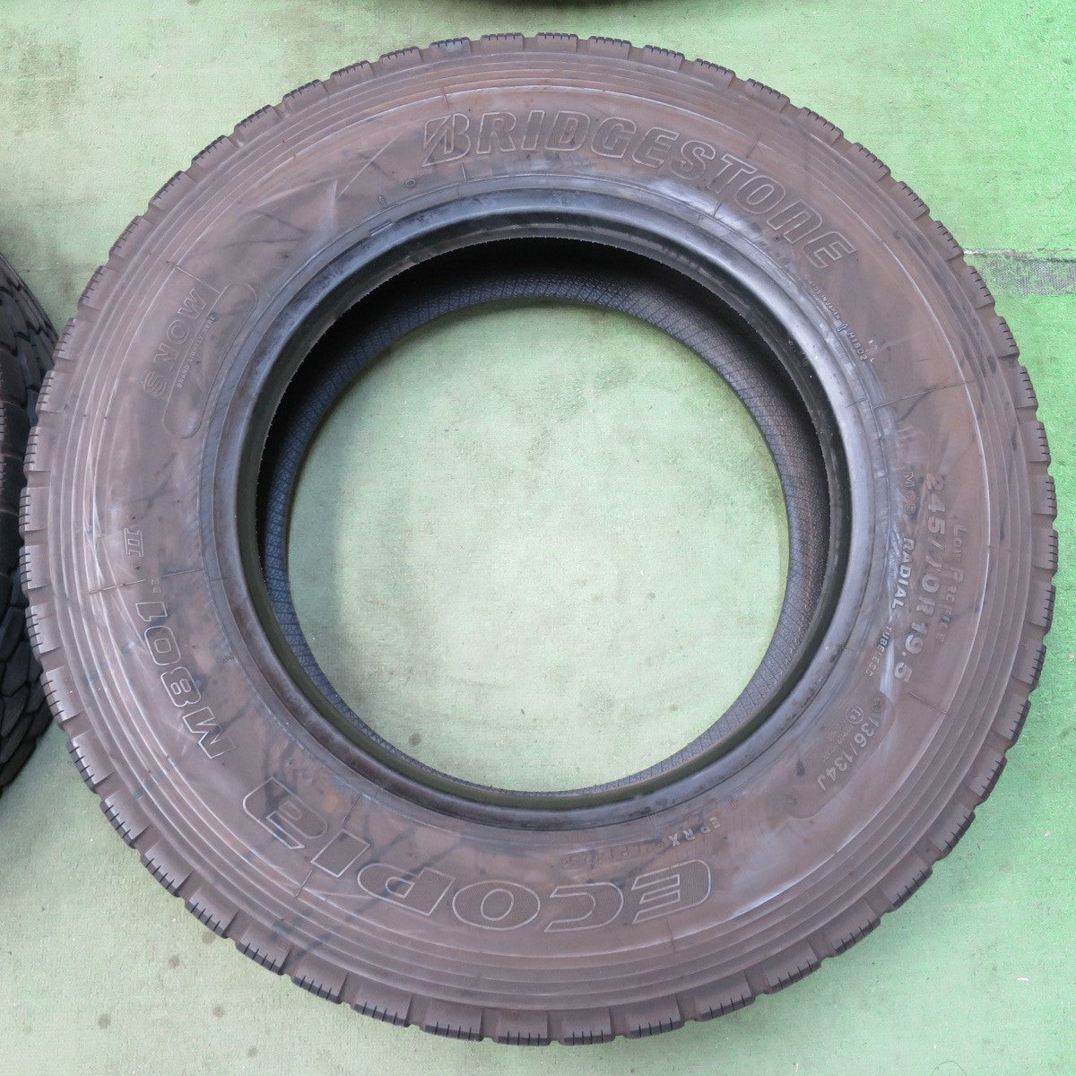 バリ溝！25年！9.5分★トラック タイヤ 245/70R19.5 136/134J ブリヂストン エコピア M801 Ⅱ ミックス オールシーズン 19.5インチ★6010920イスタ