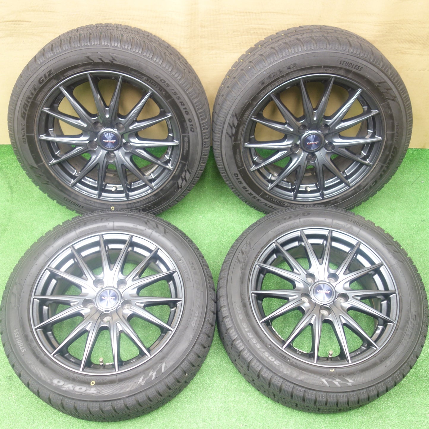 バリ溝！キレイ！9.5分★スタッドレス 205/55R16 トーヨー オブザーブ ガリット GIZ VELVA SPORTZ ヴェルヴァ 16インチ PCD114.3/5H★6011002KTス