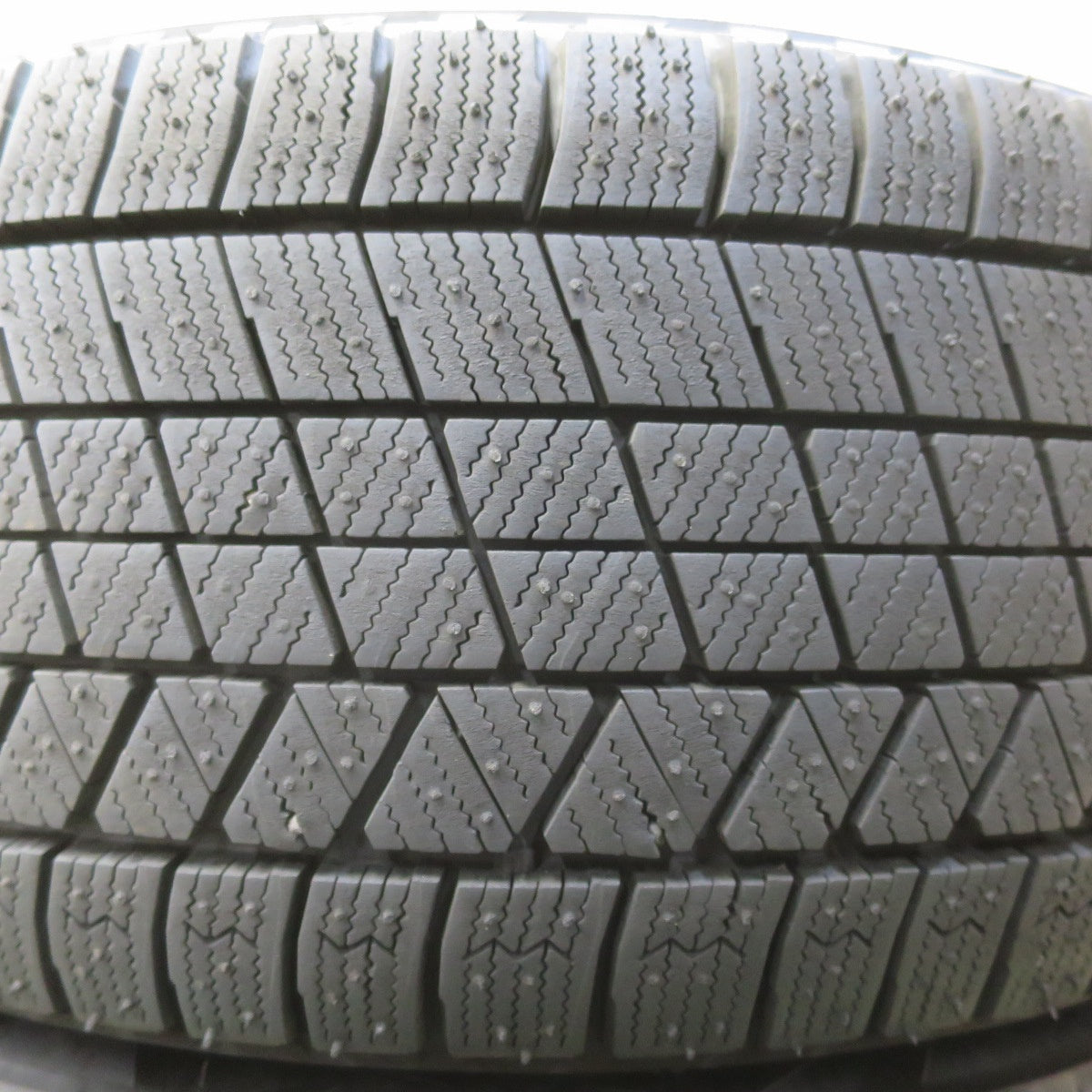 超バリ溝！24年！キレイ！ほぼ10分★BMW 等 smartline 365 225/50R17 スタッドレス ブリヂストン ブリザック VRX3 スマートライン 17インチ PCD112/5H★6041404イス