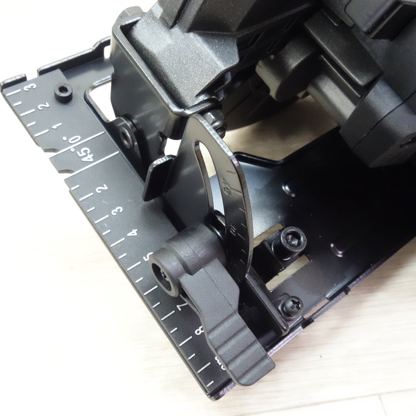 [送料無料] 未使用☆DCM 165mm 充電式 丸のこ 18V 30DZ バッテリー 付き 丸鋸 丸ノコ マルノコ 切断機 電動 工具☆