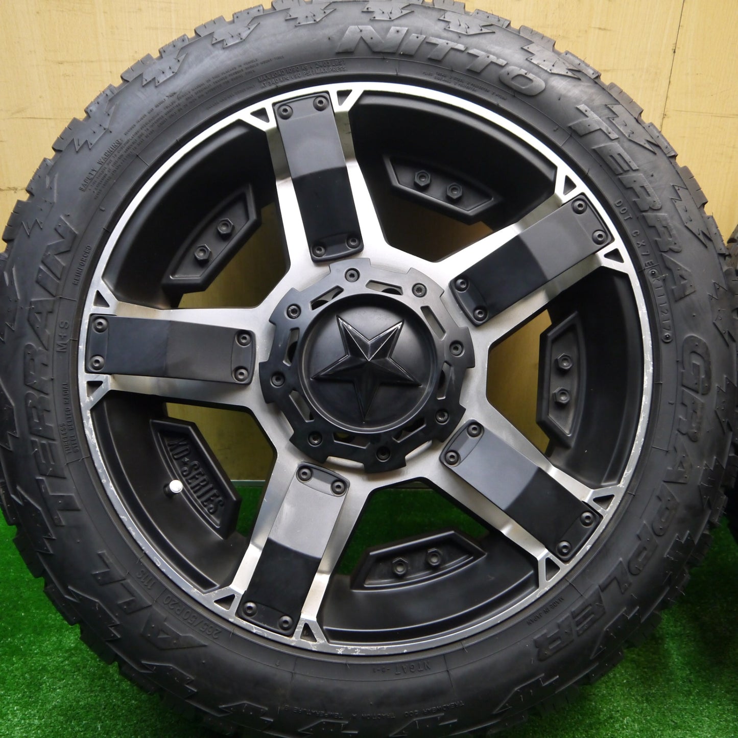バリ溝！9.5分★KMC XD811 ROCKSTAR2 265/50R20 ニットー TERRA GRAPPLER ALL TERRAIN ロックスター2 PCD135 139.7/6H マルチ★5102102Hノ