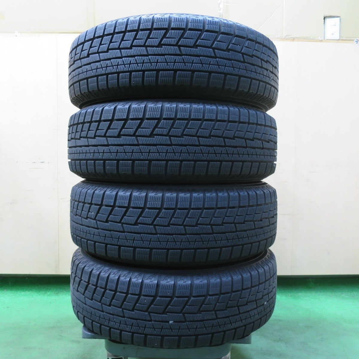 バリ溝！22年！キレイ！9.5分★スタッドレス 195/65R15 ヨコハマ アイスガード iG60 ECO FORME エコフォルム 15インチ PCD114.3/5H★5010411イス