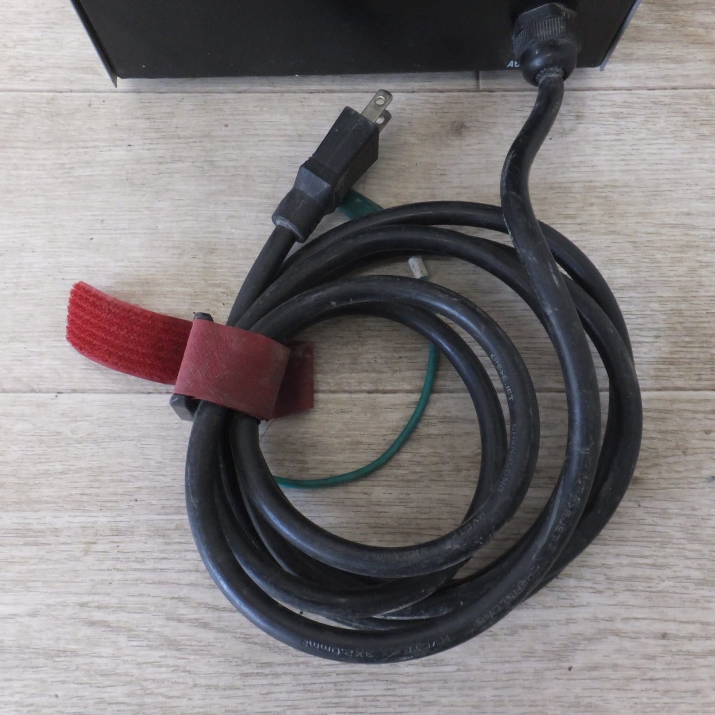 [送料無料] ★育良精機 IKURA イクラ ポータブルトランス 昇圧専用トランサー PT-20U　入力 100V　出力 115/125V　50/60Hz 2kVA★