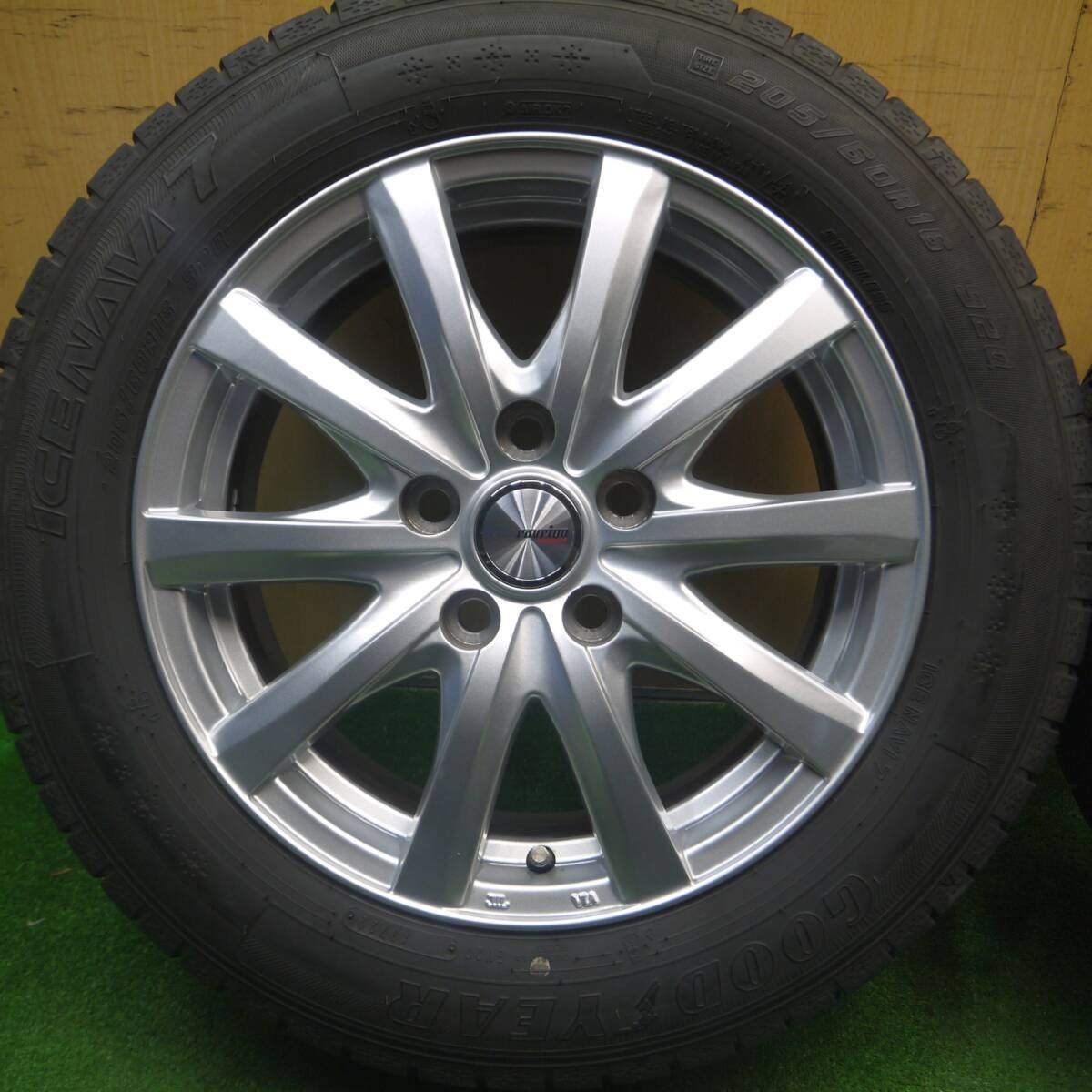 バリ溝！22年！キレイ！9分★スタッドレス 205/60R16 グッドイヤー アイスナビ7 ravrion RS01 ラブリオン 16インチ PCD114.3/5H★5020410Hス
