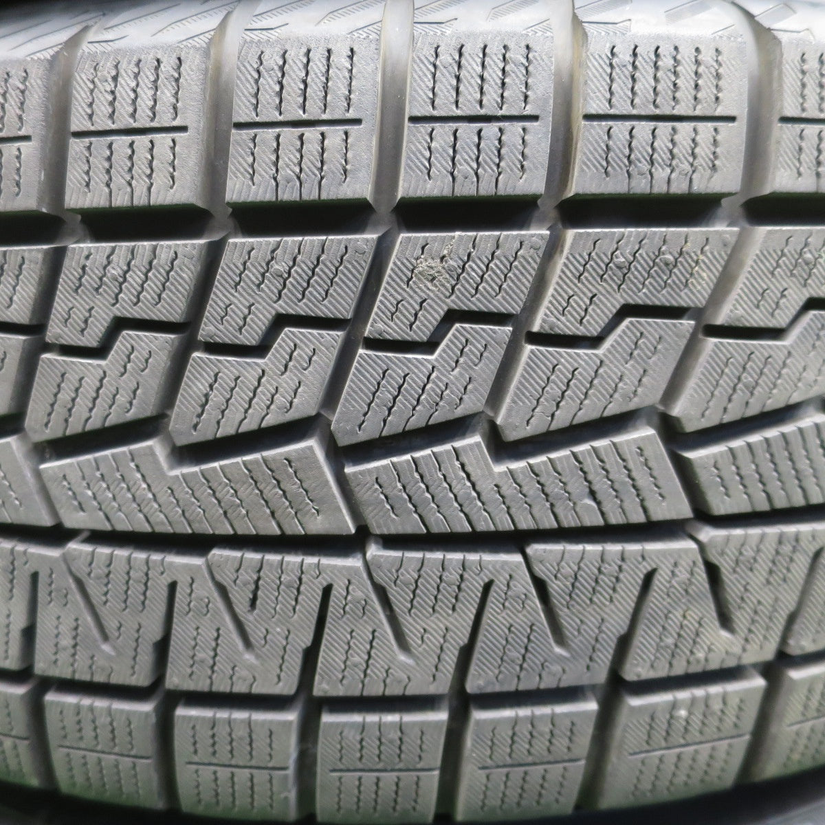 ほぼ未使用！22年！キレイ★スタッドレス 215/60R16 ヨコハマ アイスガード iG70 MiLLOUS DF ミルアス 16インチ PCD114.3/5H★5112804NKス
