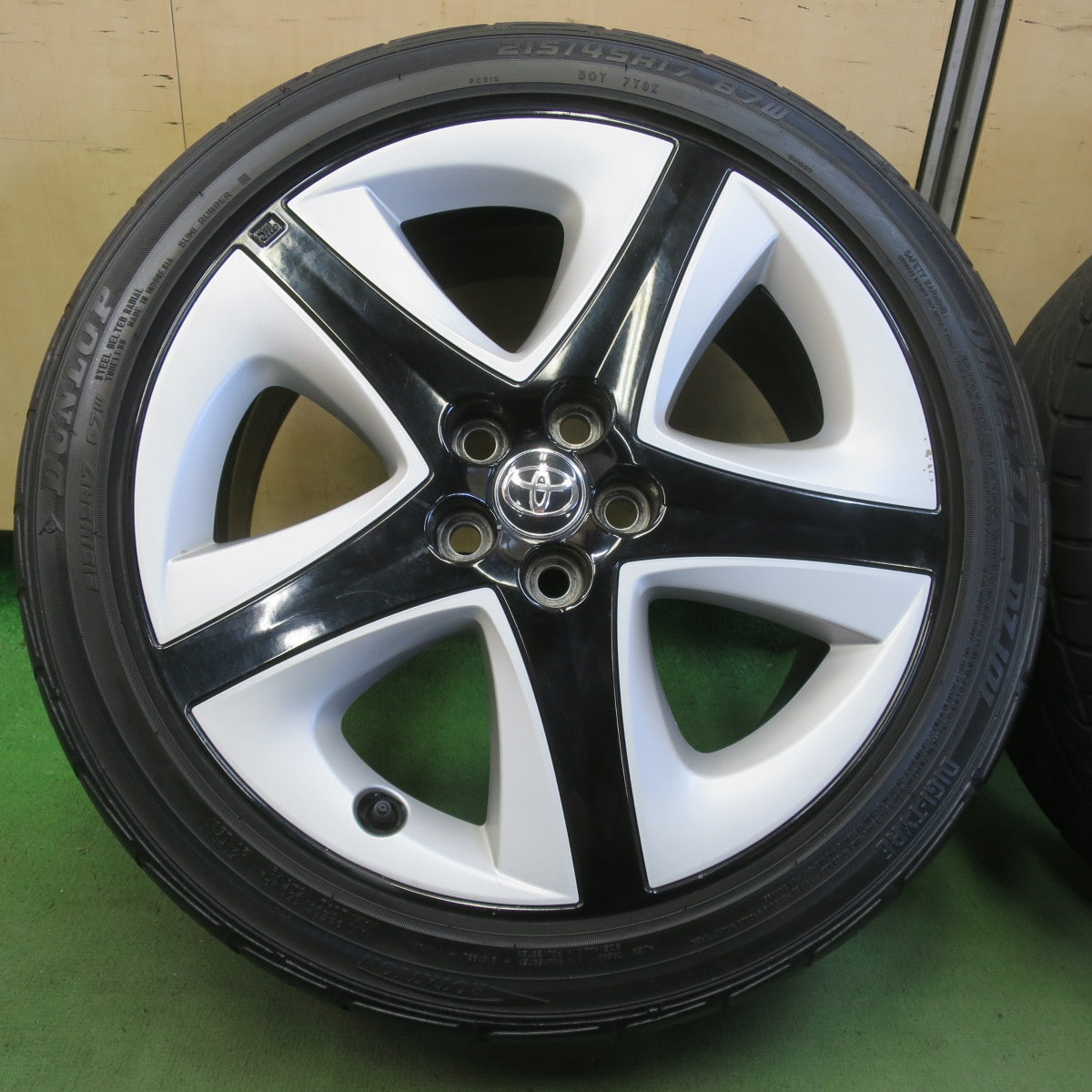 4本価格★トヨタ 50系 プリウス ツーリング 純正 215/45R17 ダンロップ DIREZZA DZ101 17インチ PCD100/5H★6051609イノ