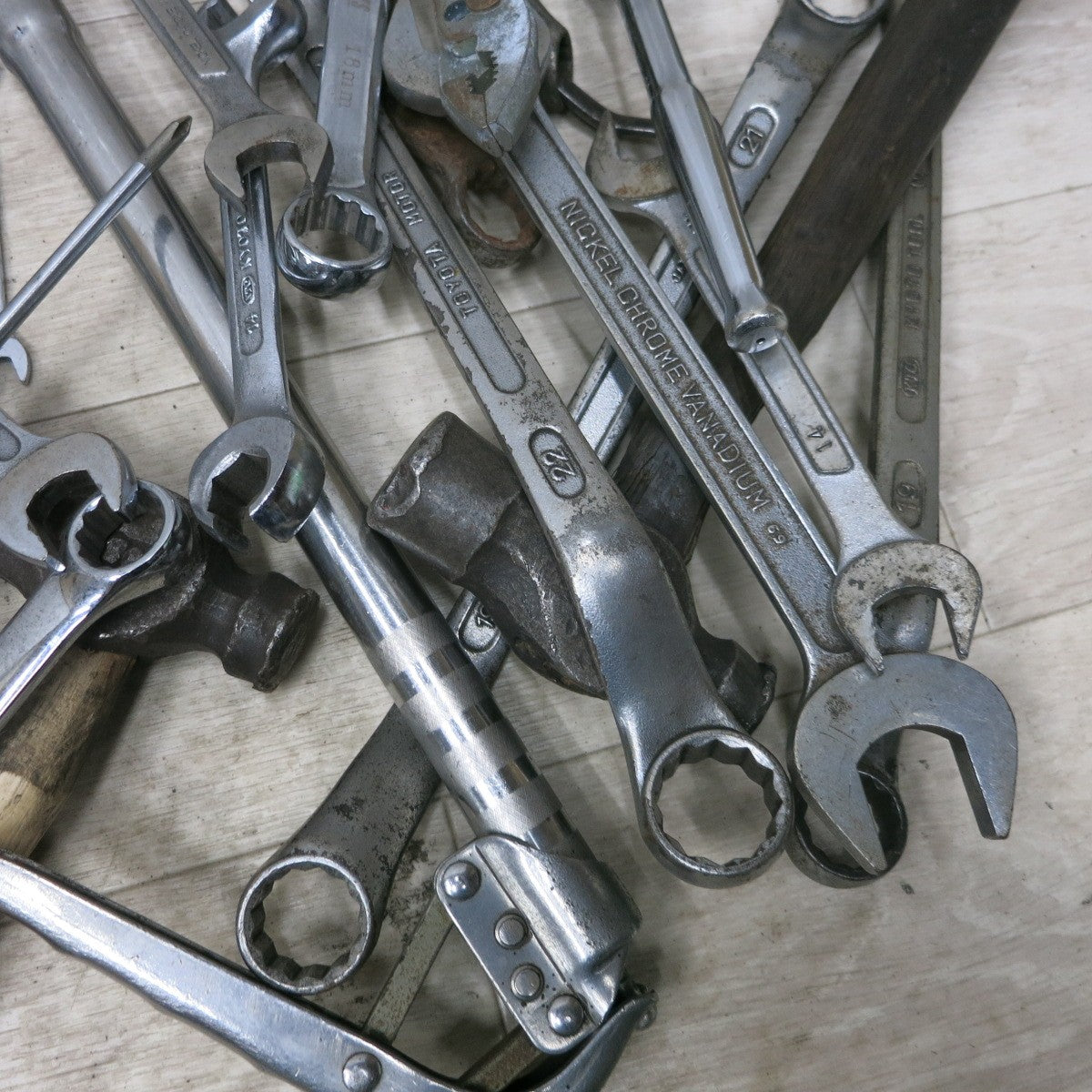 [送料無料] 大量まとめ売り◆KTC TOYOTA TOOL 等 スパナ コンビネーションレンチ めがねレンチ ソケット エクステンション ラチェット プライヤー ペンチ ドライバー ハンマー 等 工具◆