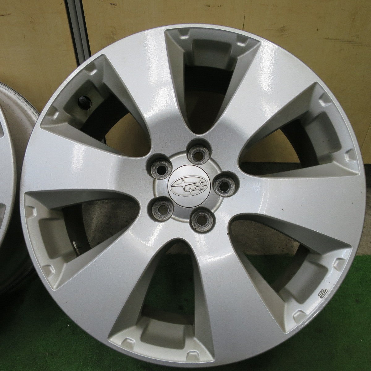 4本価格★スバル BR レガシィ アウトバック 純正 ホイール 17インチ 17×7J PCD100/5H★6031101NGホ