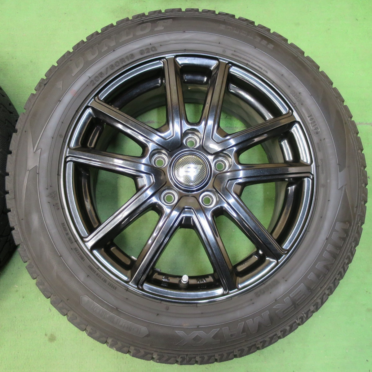 バリ溝！キレイ！9分★スタッドレス 205/60R16 ダンロップ ウインターマックス WM02 STRANGER ストレンジャー 16インチ PCD114.3/5H★5041202イス