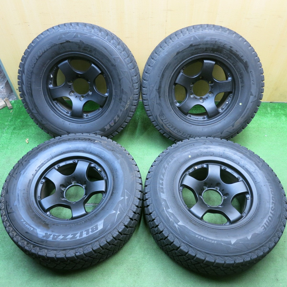 バリ溝！キレイ！9分★スタッドレス 265/70R16 ブリヂストン ブリザック DM-V2 社外 アルミ 16インチ PCD139.7/6H★6043007HAス