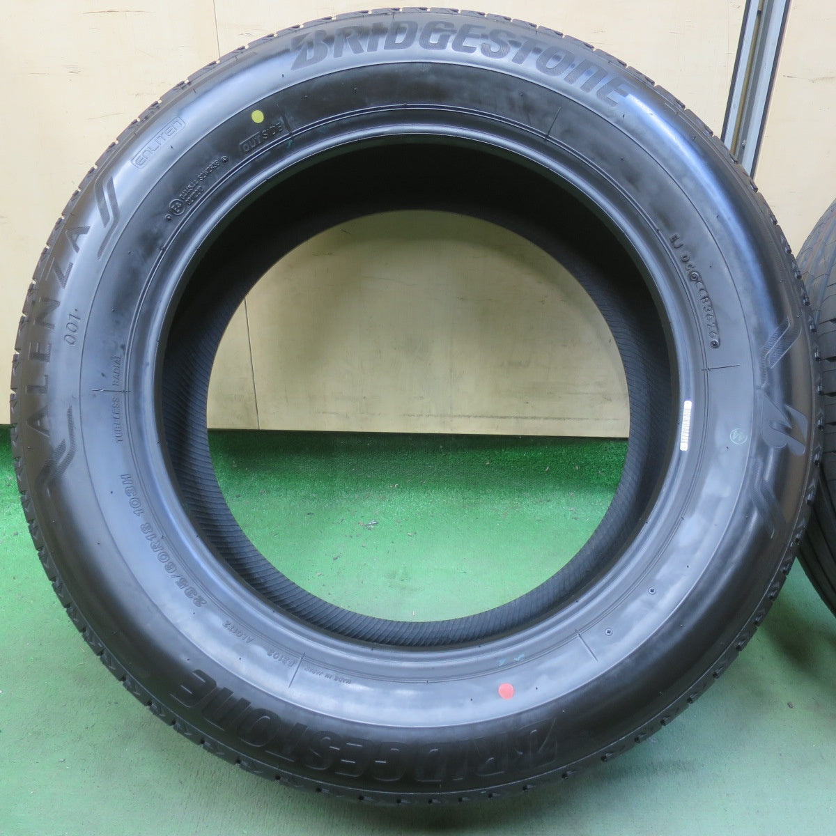 新車外し！26年◎235/60R18 ブリヂストン アレンザ 001 ALENZA タイヤ 18インチ レクサス NX RX CX-60 CX-80 等◎6101609イノタ
