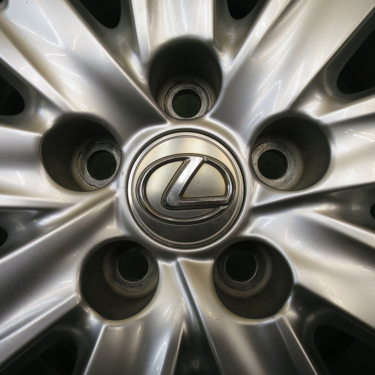 センサー付！バリ溝！22年！9.5分★レクサス GS バージョンL 純正 235/45R18 スタッドレス ブリヂストン ブリザック VRX3 18インチ PCD114.3/5H★5121701NJス