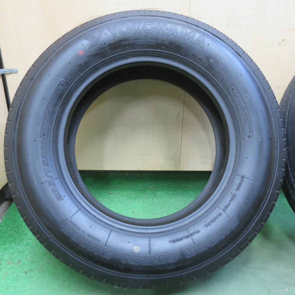 新車外し！24年！6本★トラック タイヤ 205/75R16 113/111N ヨコハマ SUPER STEEL RY108B 16インチ★6062602イノタ