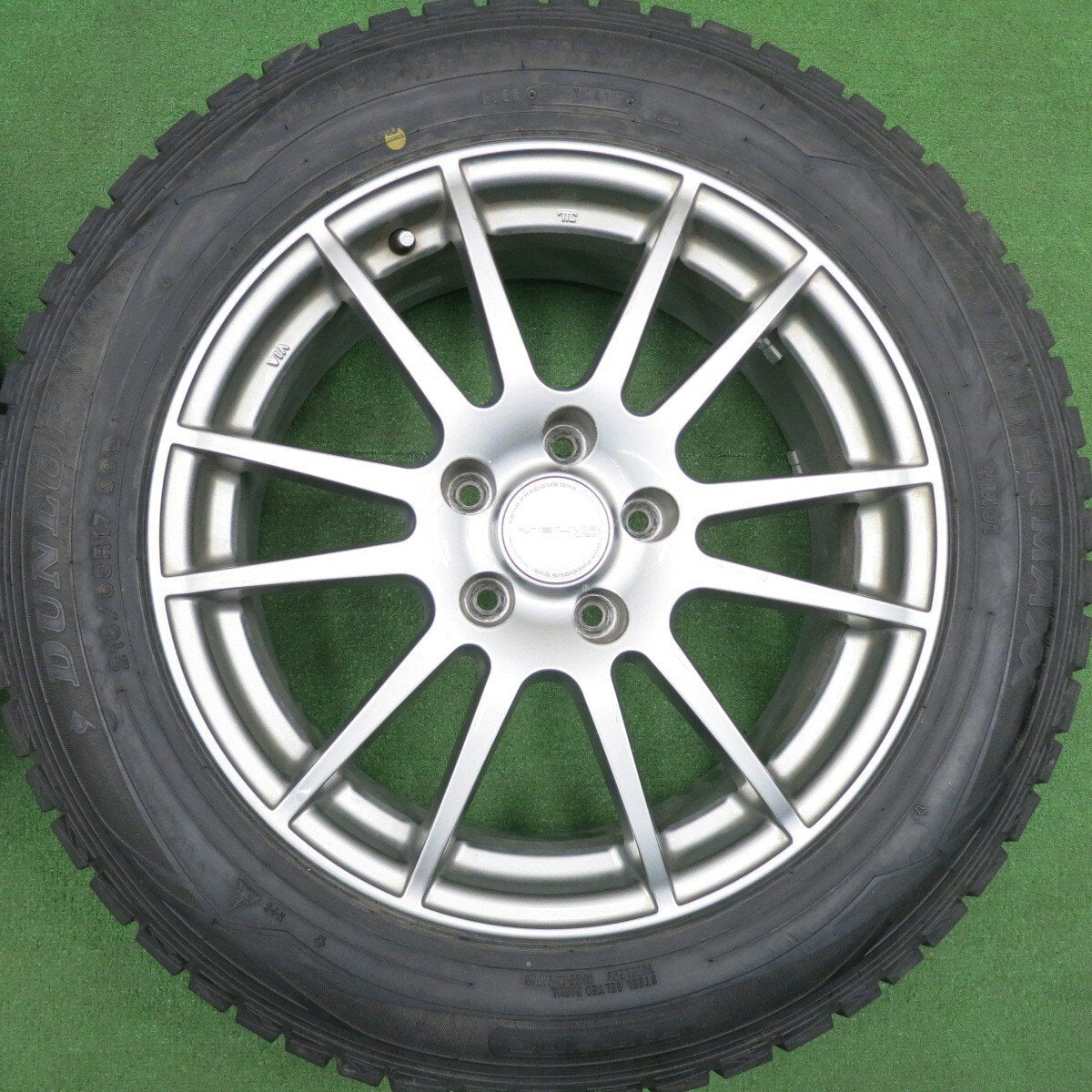 バリ溝！9.5分★スタッドレス 215/60R17 ダンロップ ウインターマックス WM01 VELVA ヴェルヴァ 17インチ PCD114.3/5H★5011203HAス