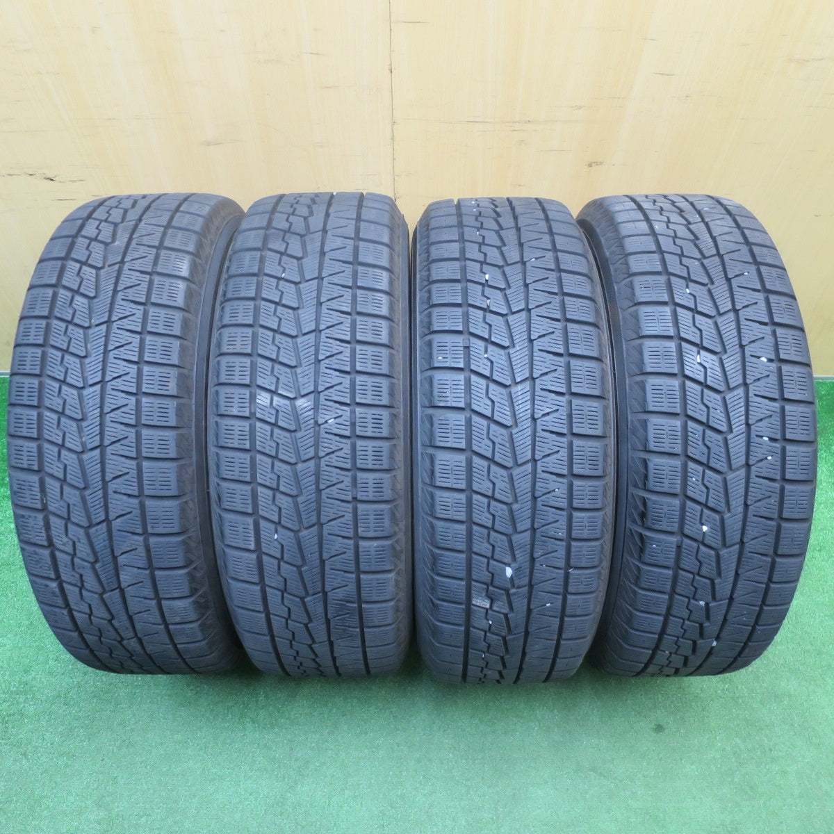 バリ溝！22年！9.5分★スタッドレス 215/60R16 ヨコハマ アイスガード iG70 BROOK ブルック 16インチ PCD114.3/5H★5112703NJス