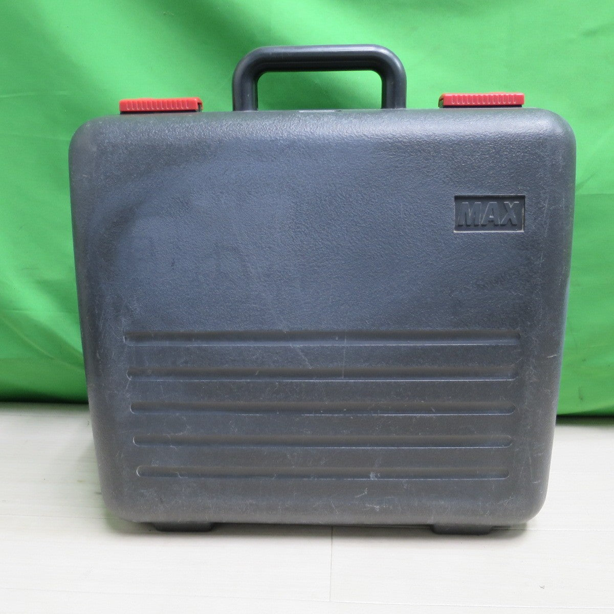 [送料無料] ☆MAX マックス 常圧 エア ネイラ 釘打機 TA-557F/957Tフロア エアー ツール 工具 釘打ち機 ジャンク品☆