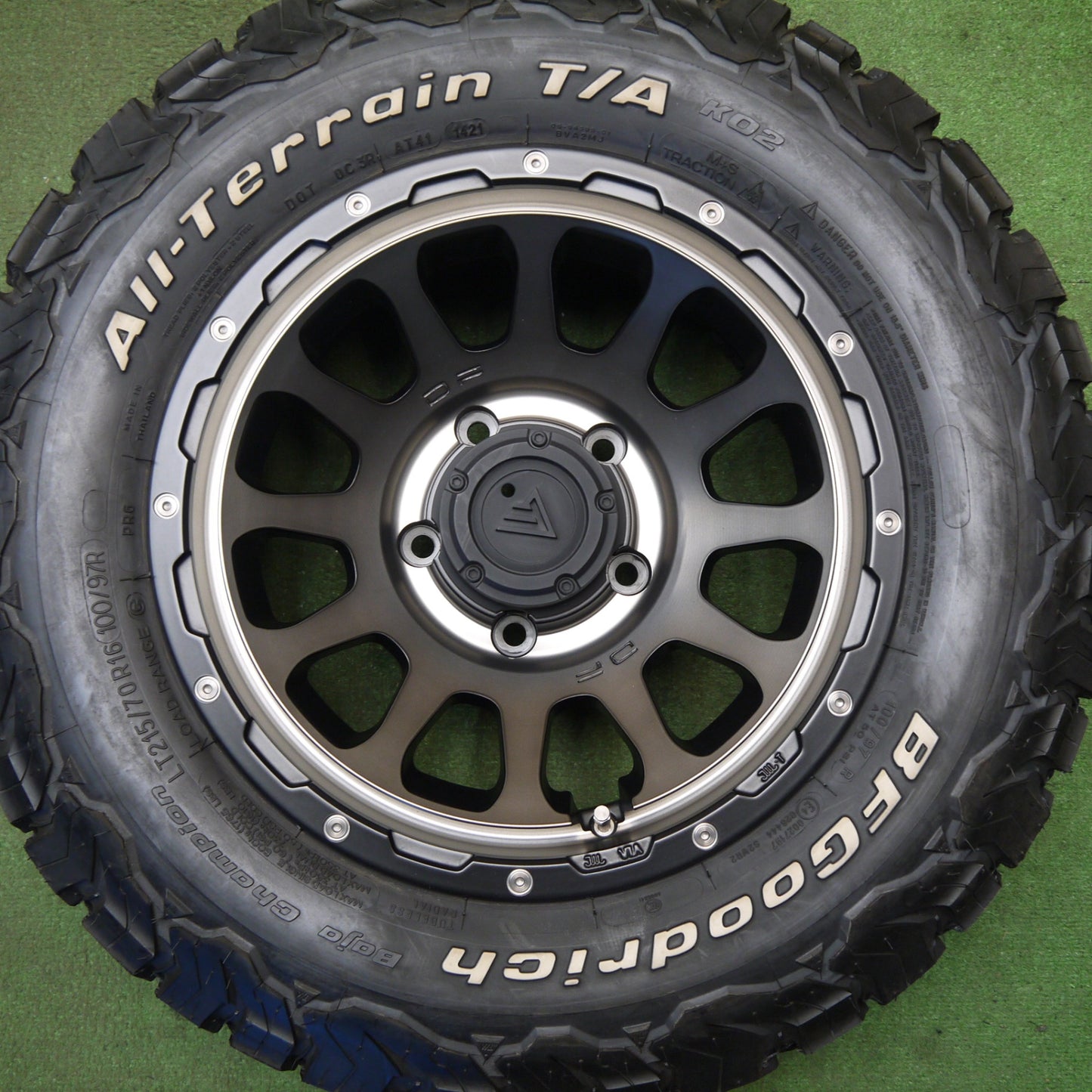 バリ溝！キレイ！9分！5本！スペア未使用★DELTA FORCE OVAL 215/70R16 100/97R BFグッドリッチ All-Terrain T/A KO2 16インチ デルタフォース オーバル PCD139.7/5H★6031106Hノ