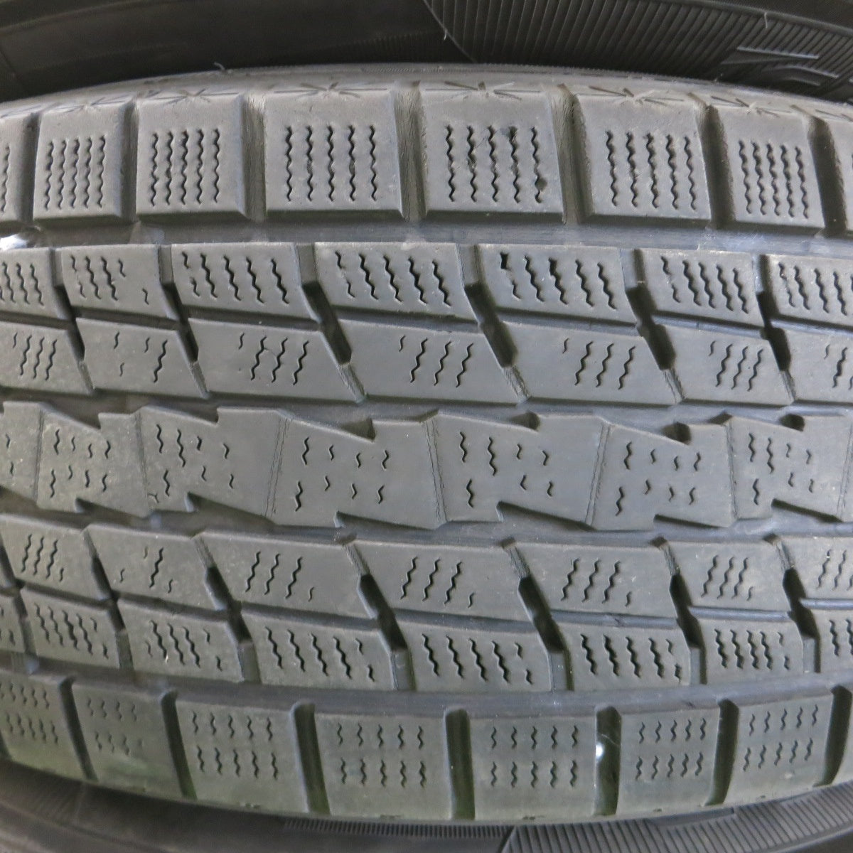 *送料無料* 4本価格★XTREME-J 245/60R18 スタッドレス グッドイヤー アイスナビ SUV エクストリームJ 18インチ PCD114.3/5H★4070601ナス