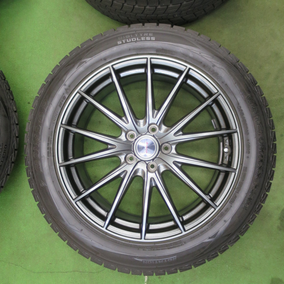 バリ溝！23年！キレイ！9.5分★スタッドレス 235/55R19 ダンロップ ウインターマックス SJ8 SJ8+ VELVA SPORTZ ヴェルヴァ 19インチ PCD114.3/5H★6022005TTス