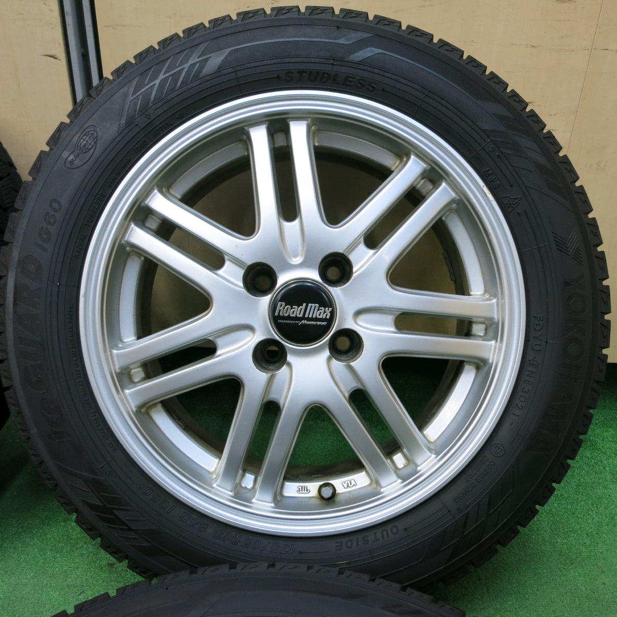 *送料無料* バリ溝！21年！9.5分★スタッドレス 175/65R15 ヨコハマ アイスガード iG60 Roadmax ロードマックス 15インチ PCD100/4H★4082904SYス