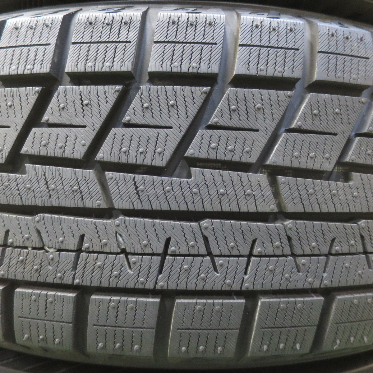 ほぼ未使用！23年！キレイ◎スタッドレス 205/65R16 ヨコハマ アイスガード iG60 MiLLOUS XV ミルアス 16インチ PCD114.3/5H◎6100804イス