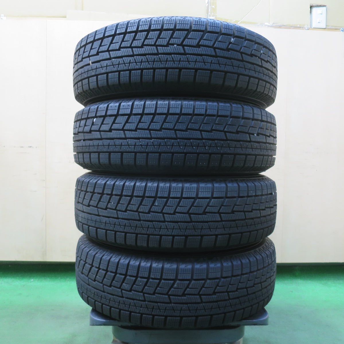 ほぼ未使用！22年！キレイ★スタッドレス 175/70R14 ヨコハマ アイスガード iG60 TIRADO Eta LA STRADA ティラード ラストラーダ 14インチ PCD100/4H★5123009イス