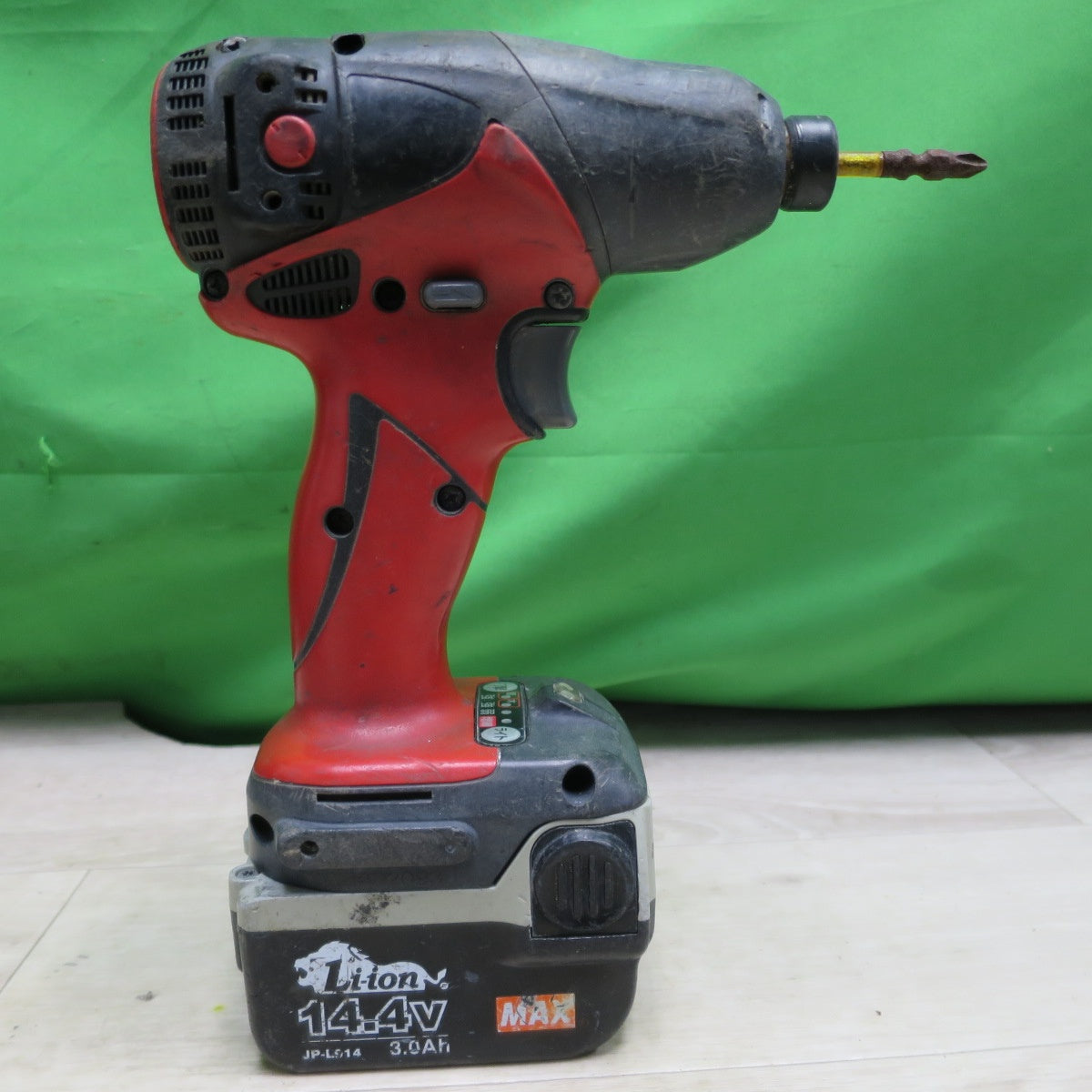 [送料無料] バッテリー2個☆マックス 充電式 静音 インパクト ドライバ 14.4V PJ-SD101-B2C 充電器 ケース付き 電動 工具☆