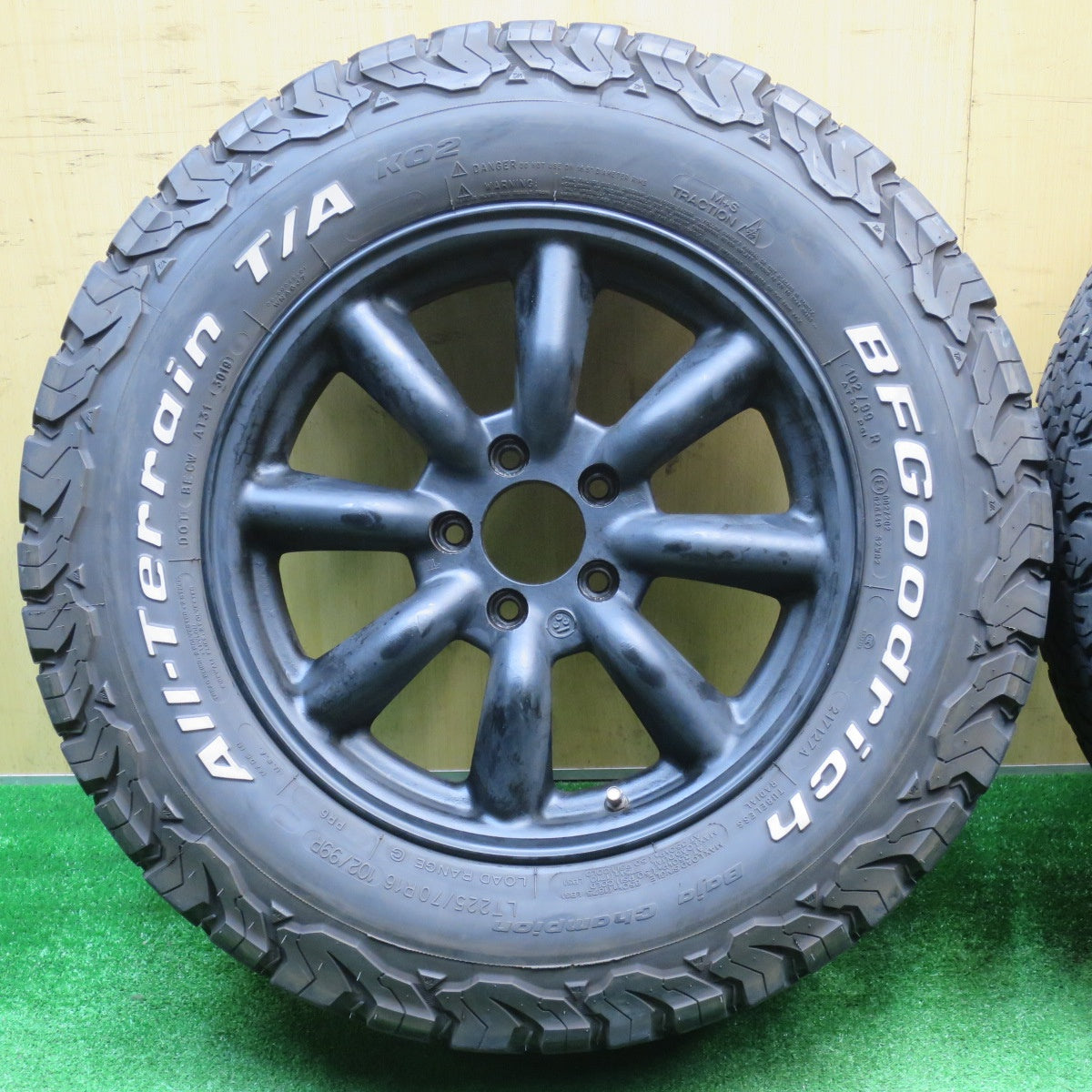 バリ溝！8.5分★ジープ レネゲード RS ワタナベ F8F 225/70R16 102/99R BFグッドリッチ All-Terrain T/A KO2 16インチ PCD110/5H★5110709NJス