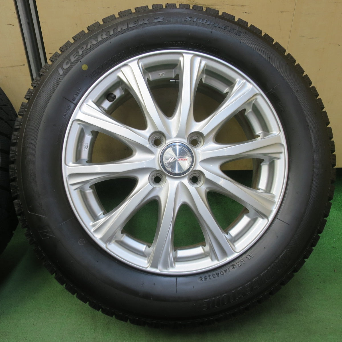 バリ溝！25年！ほぼ10分★スタッドレス 185/65R15 ブリヂストン アイスパートナー2 JOKER ジョーカー 15インチ PCD100/4H★6050807イス
