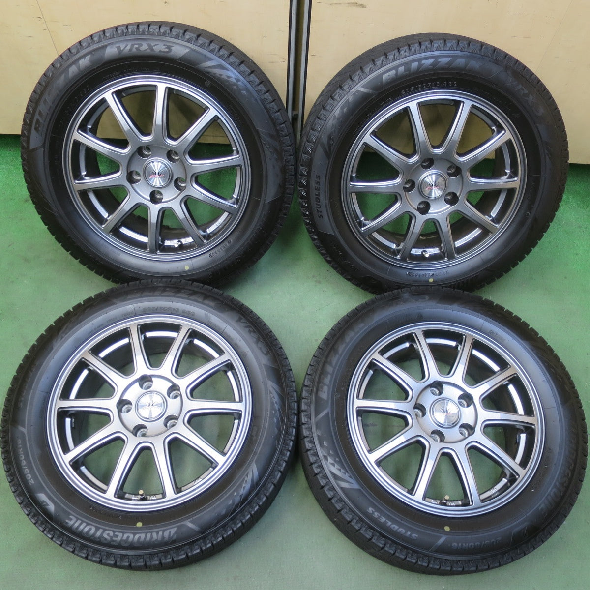 バリ溝！23年！キレイ！9.5分◎LOXARNY SPORT 205/60R16 スタッドレス ブリヂストン ブリザック VRX3 ロクサーニ スポーツ 16インチ PCD114.3/5H◎6092504イス