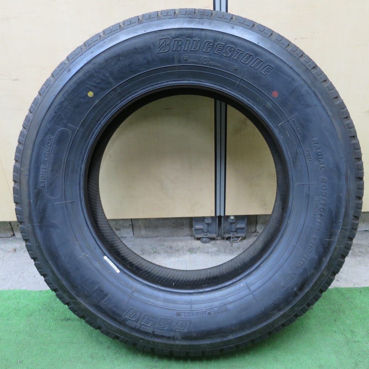 新車外し！23年！1本★トラック タイヤ 205/75R16 113/111L ブリヂストン G590 16インチ★6021803ナノタ