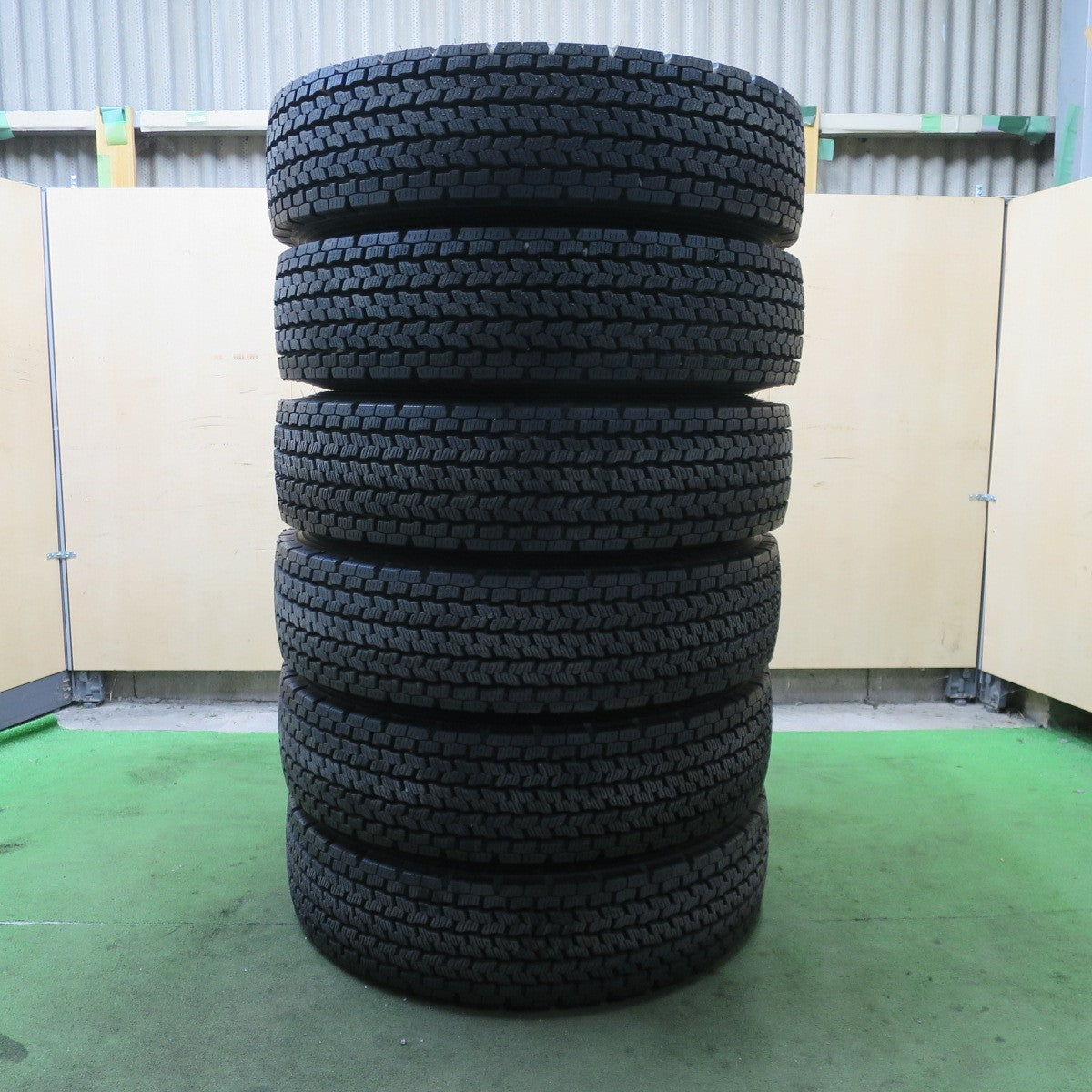 バリ溝！23年！ほぼ10分！6本！付属品付★トラック 225/80R17.5 123/122L スタッドレス ヨコハマ 905W RTG メッキ 135-12S TOPY スチール 135-9CS PCD222.25/6H★6042903ナス