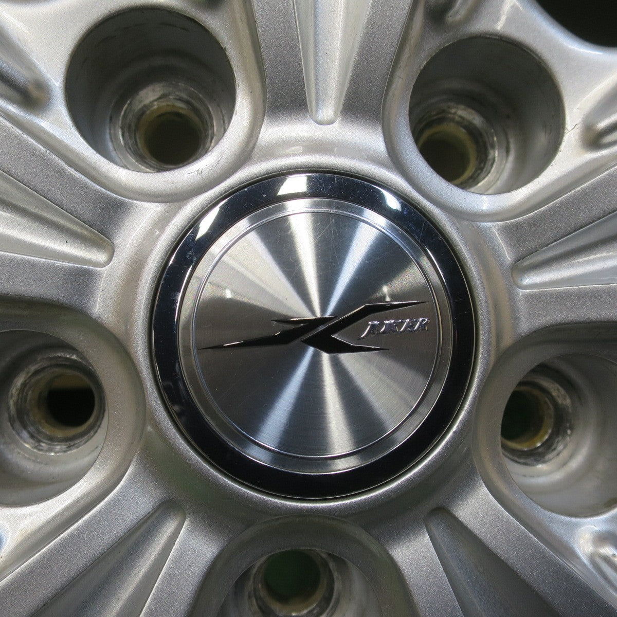 バリ溝！キレイ！9.5分★スタッドレス 205/60R16 ダンロップ ウインターマックス WM02 JOKER ジョーカー 16インチ PCD114.3/5H★5123005イス