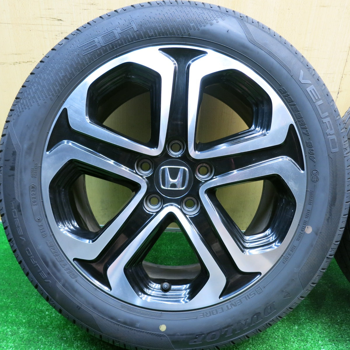 バリ溝！23年！9.5分★ホンダ RU ヴェゼル 純正 215/55R17 ダンロップ VEURO VE304 17インチ PCD114.3/5H★5100903HAノ