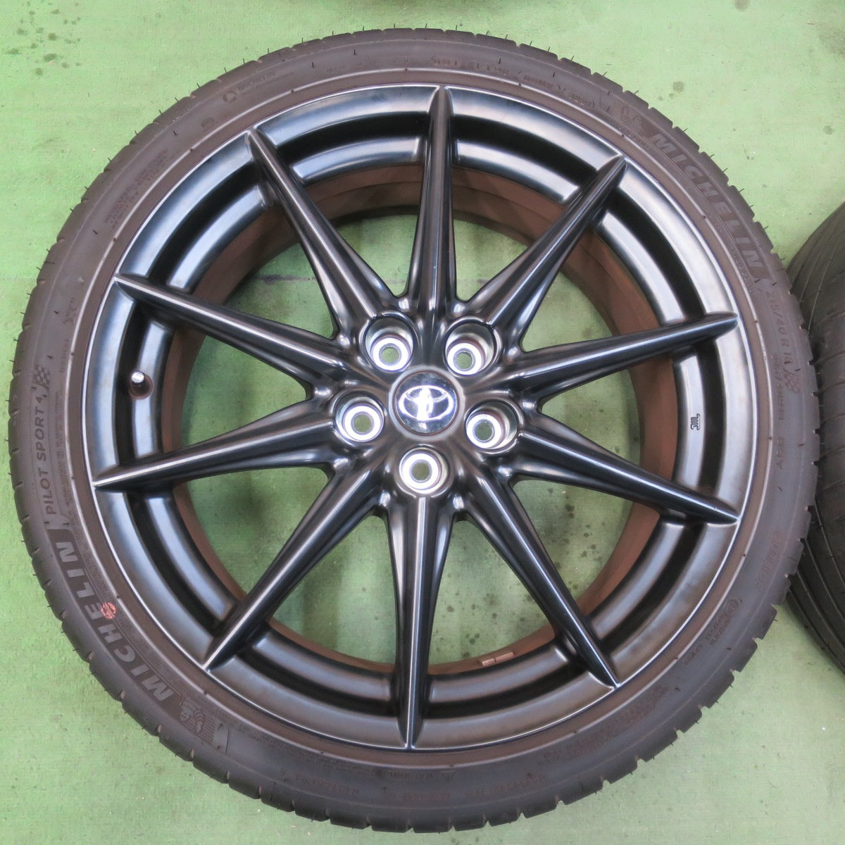 4本価格★トヨタ GR 86 スバル BRZ 純正 215/40R18 ミシュラン パイロット スポーツ4 18インチ PCD100/5H★6011603イノ
