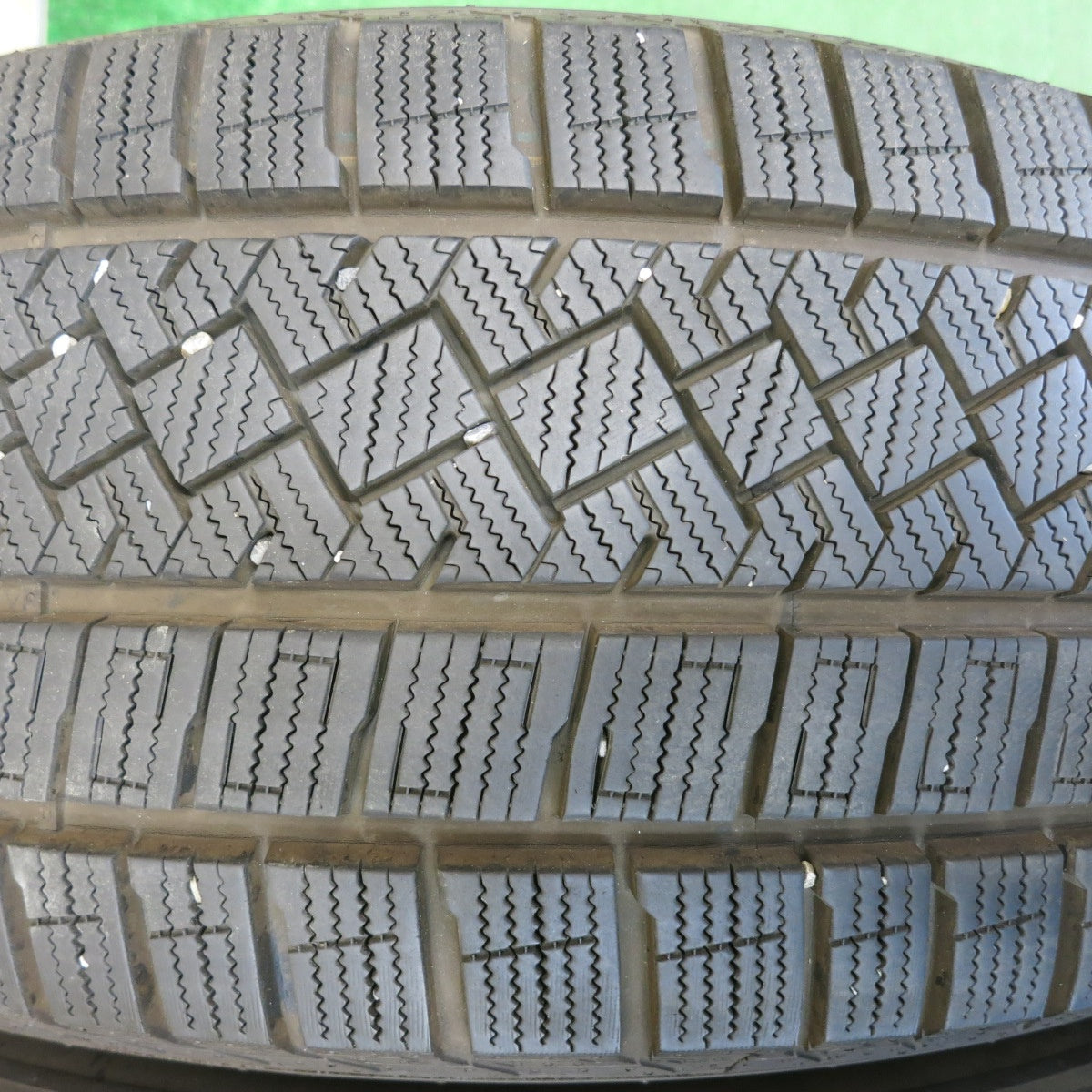 バリ溝！22年！キレイ！9分★スタッドレス 225/65R17 ピレリ アイスゼロ アシンメトリコ VELVA SPORTZ ヴェルヴァ 17インチ PCD114.3/5H★6052403HAス
