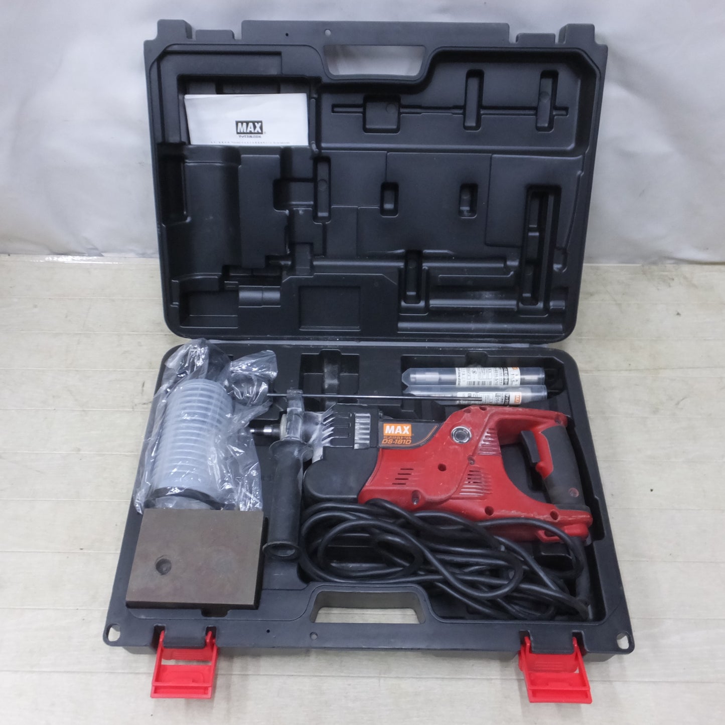 [送料無料] 付属品付き◆マックス 乾式 静音 ドリル 100V DS-181D ケース付き 穴あけ ハンマードリル MAX 電動 工具◆