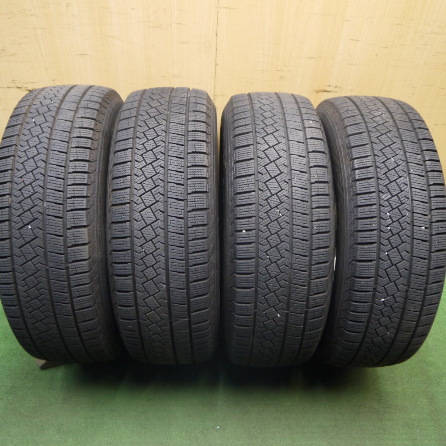 バリ溝！22年！キレイ！9分★スタッドレス 215/60R16 ピレリ アイスゼロ アシンメトリコ LAUFBAHN Ⅱ ラウフバーン 2 16インチ PCD114.3/5H★5073001Hス