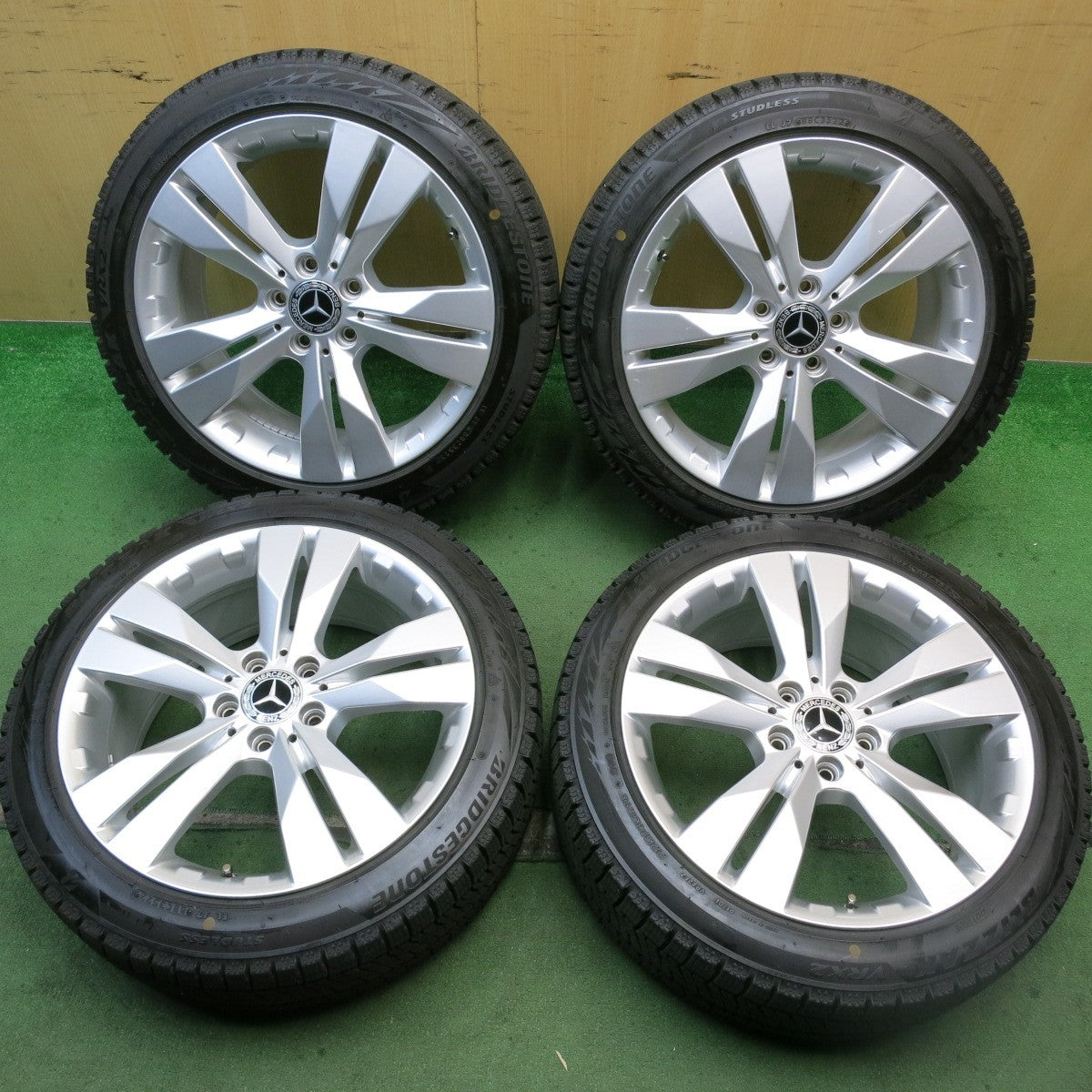 バリ溝！22年！キレイ！9.5分★ベンツ 等 225/45R18 スタッドレス ブリヂストン ブリザック VRX2 社外 アルミ 18インチ PCD112/5H★5080308HAス