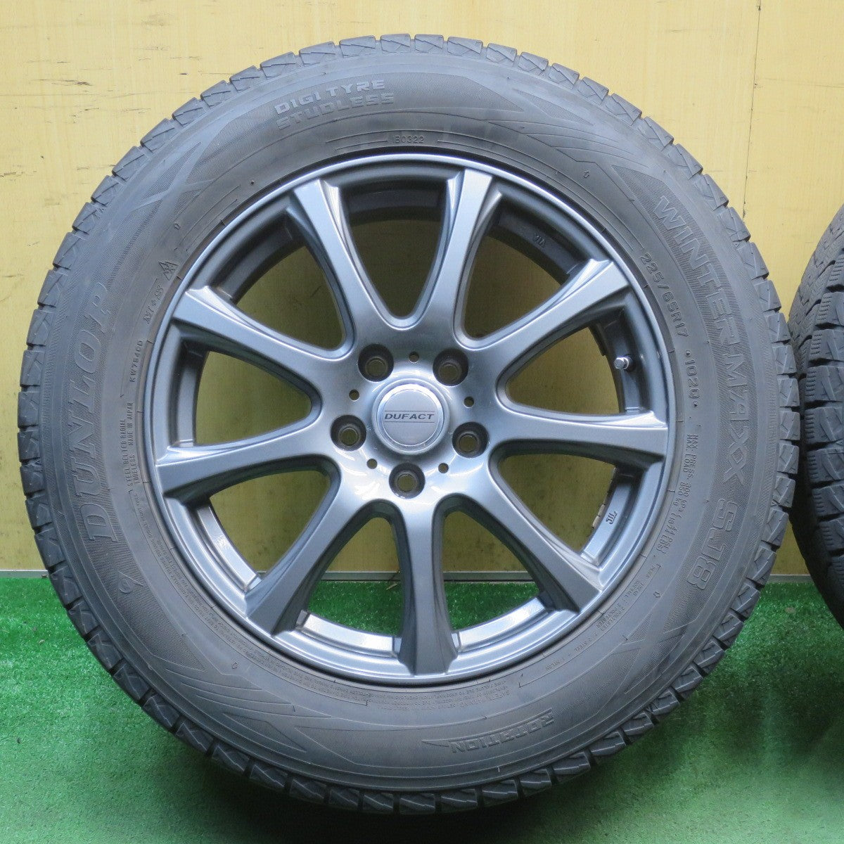 バリ溝！キレイ！9分◎スタッドレス 225/65R17 ダンロップ ウインターマックス SJ8 DUFACT デュファクト 17インチ PCD114.3/5H◎6072403NJス