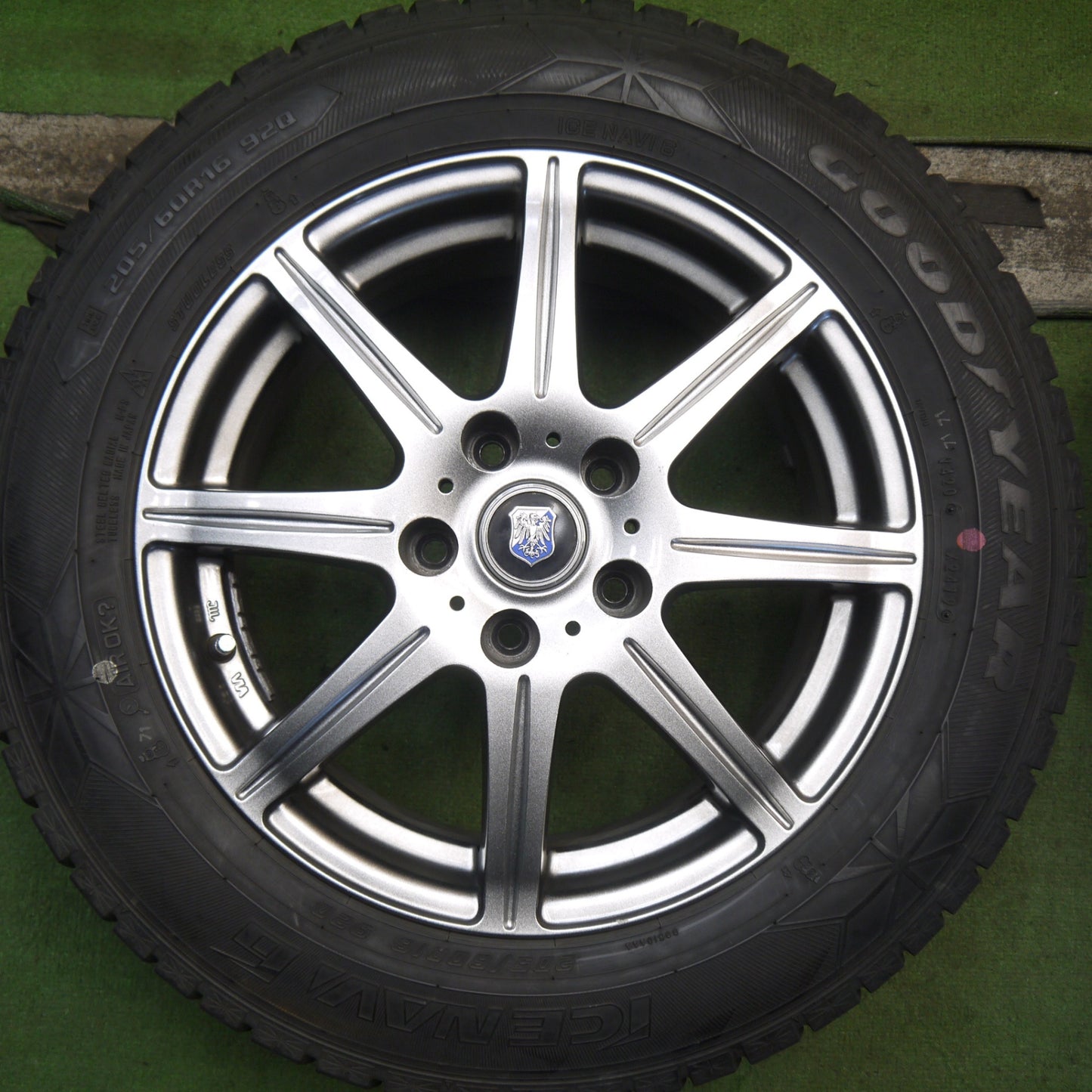 キレイ◎スタッドレス 205/60R16 グッドイヤー アイスナビ6 社外 アルミ 16インチ PCD114.3/5H◎6082806Hス