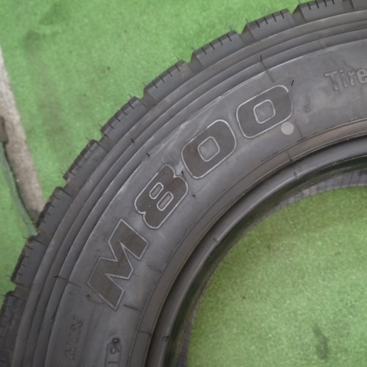 ほぼ未使用！新車外し！1本★トラック タイヤ 215/70R17.5 123/121J ブリヂストン M800 ミックス オールシーズン 17.5インチ★6070804KKスタ