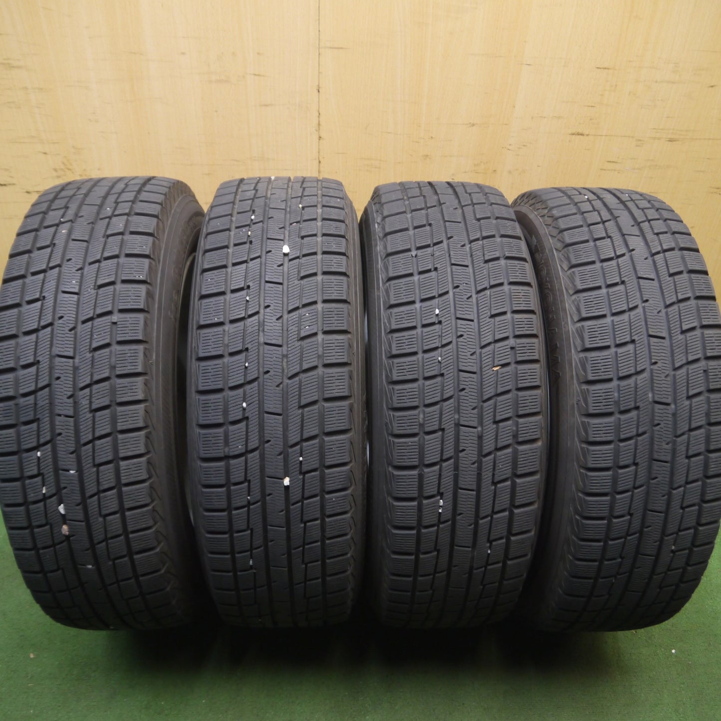 *送料無料* バリ溝！9.5分★スタッドレス 205/65R16 ヨコハマ アイスガード iG30 社外 アルミ 16インチ PCD114.3/4H 5H マルチ★4071207Hス