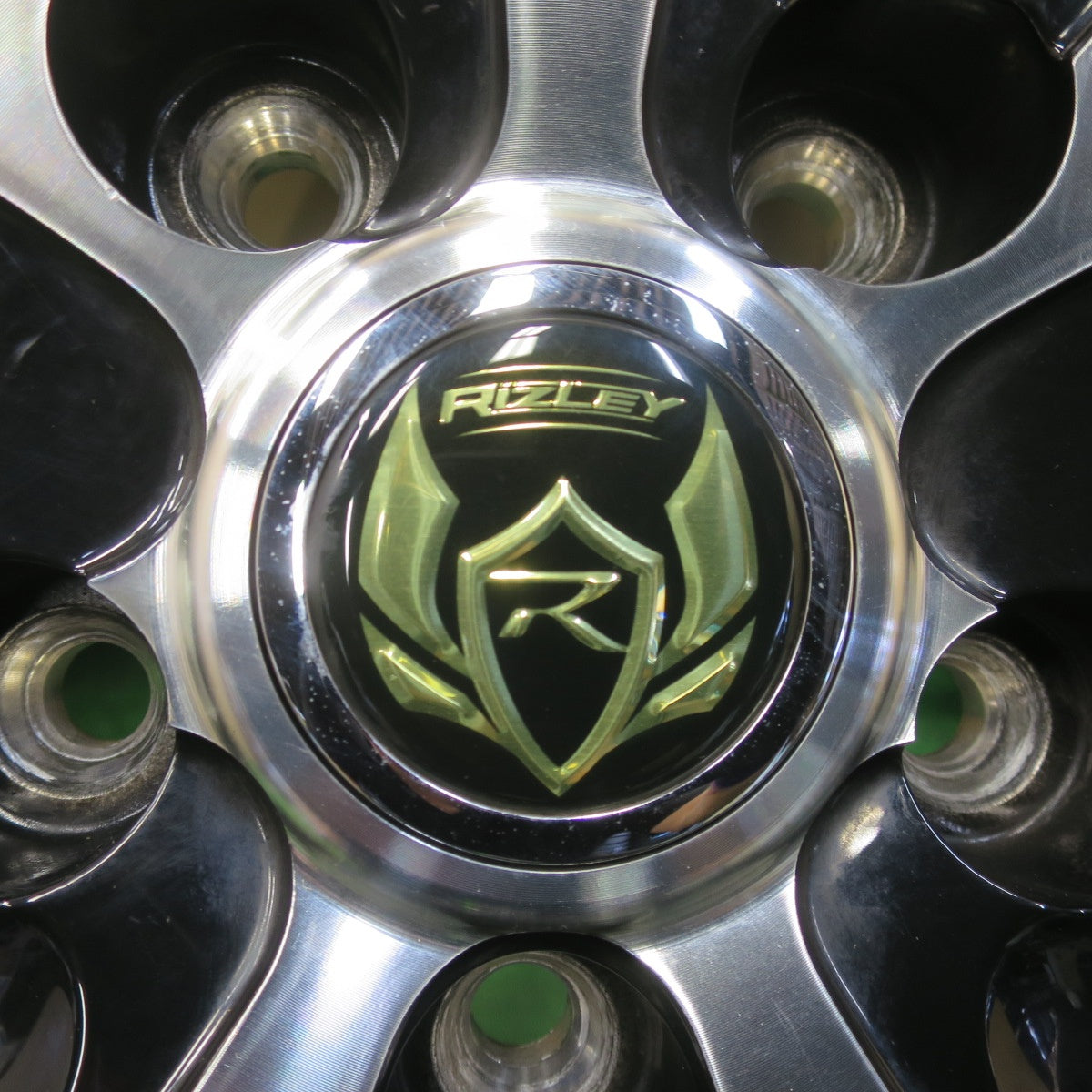 バリ溝！9分★スタッドレス 205/60R16 グッドイヤー アイスナビ7 RiZLEY ライツレー 16インチ PCD114.3/5H★6043013イス