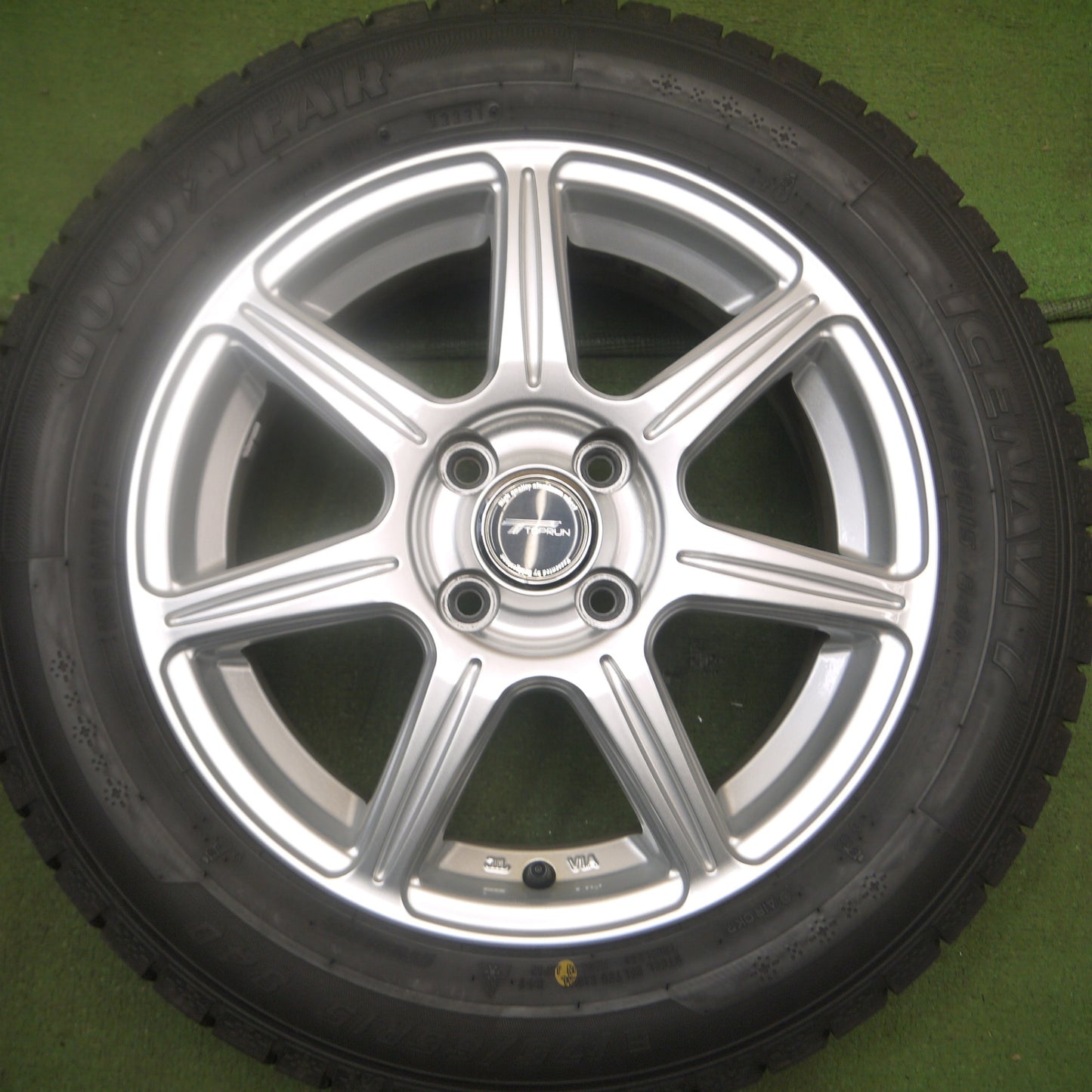 *送料無料* 超バリ溝！21年！キレイ！ほぼ10分★スタッドレス 175/65R15 グッドイヤー アイスナビ6 TOPRUN トップラン 15インチ PCD100/4H★4052701Hス