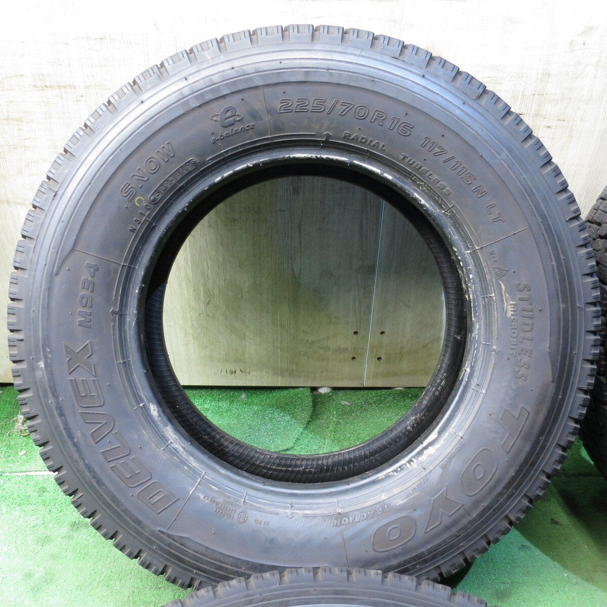 バリ溝！8.5分★トラック タイヤ 225/70R16 117/115N スタッドレス トーヨー デルベックス M934 16インチ★4041904クスタ
