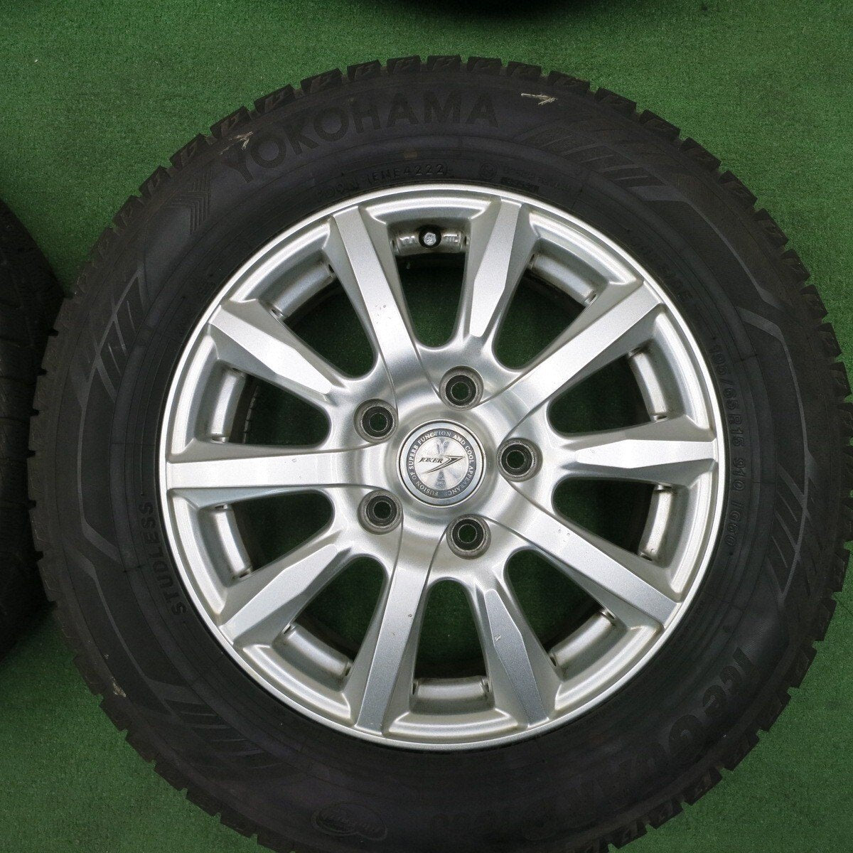 バリ溝！22年！9.5分以上★スタッドレス 195/65R15 ヨコハマ アイスガード iG60 JOKER ジョーカー 15インチ PCD114.3/5H★5012307TNス