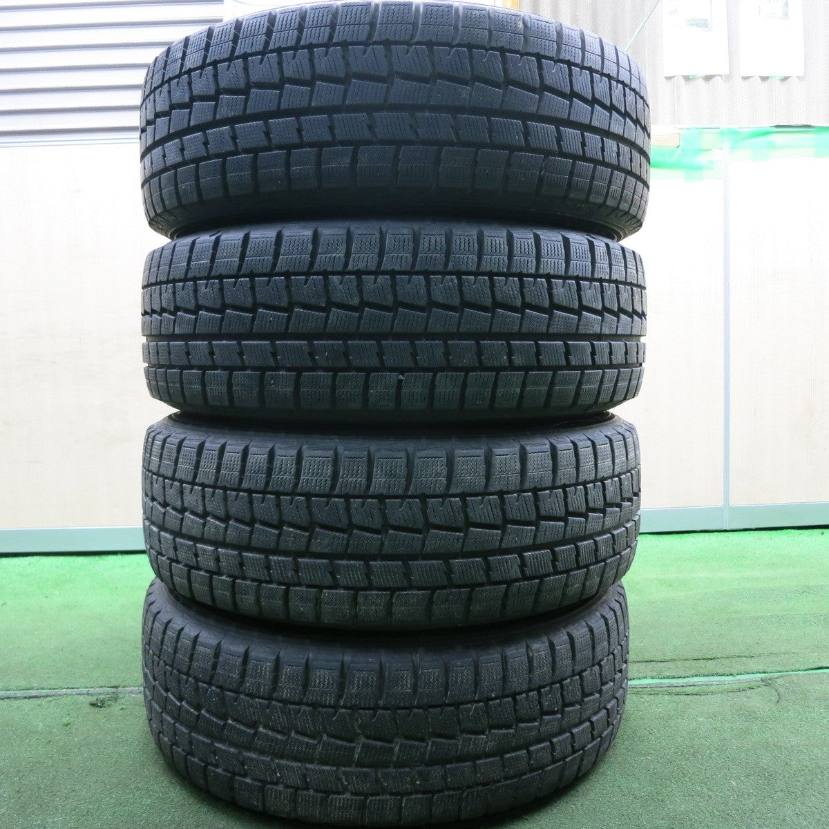 *送料無料* バリ溝！9.5分★スタッドレス 215/60R17 ダンロップ ウインターマックス WM01 DUFACT デュファクト 17インチ PCD114.3/5H★4050606HAス