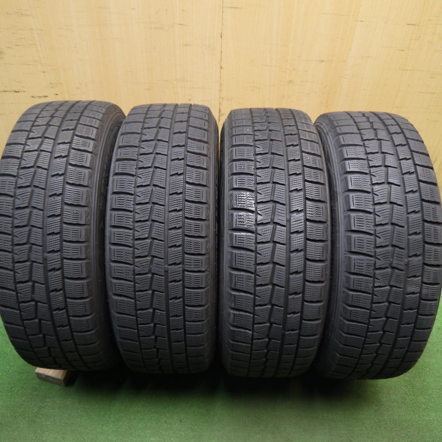 [送料無料] バリ溝！キレイ！9分★プリウス 等 195/65R15 スタッドレス ダンロップ ウインターマックス WM01 MANARAY SPORT マナレイ スポーツ 15インチ PCD100/5H★5040105Hス