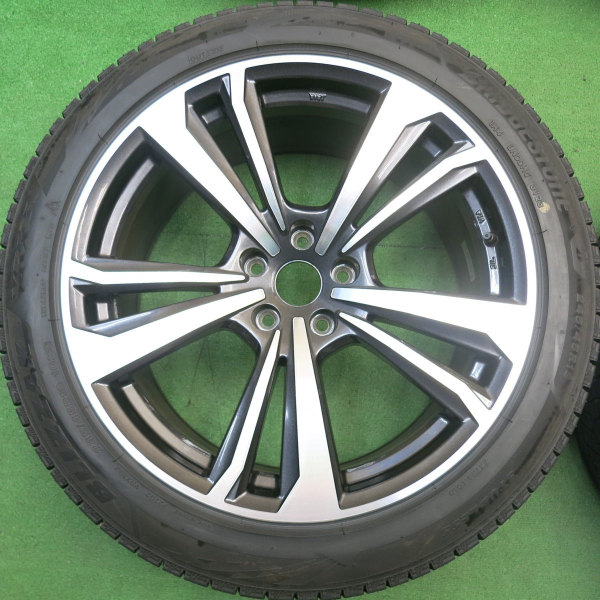 バリ溝！23年！キレイ！9.5分★BMW 等 smartline 365 245/45R19 スタッドレス ブリヂストン ブリザック VRX3 スマートライン 19インチ PCD112/5H★6022615HAス